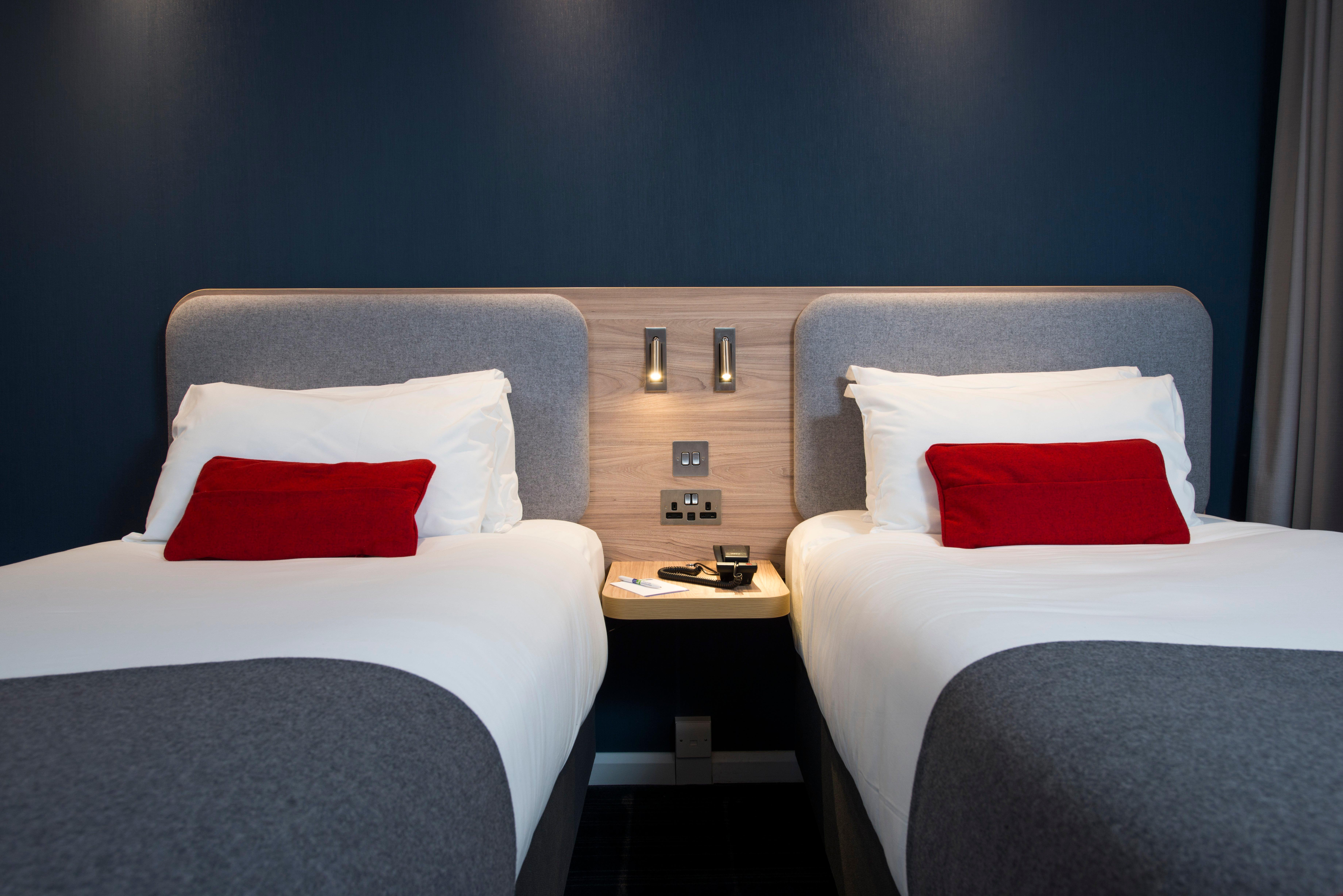Holiday Inn Express London - Dartford By Ihg Esterno foto