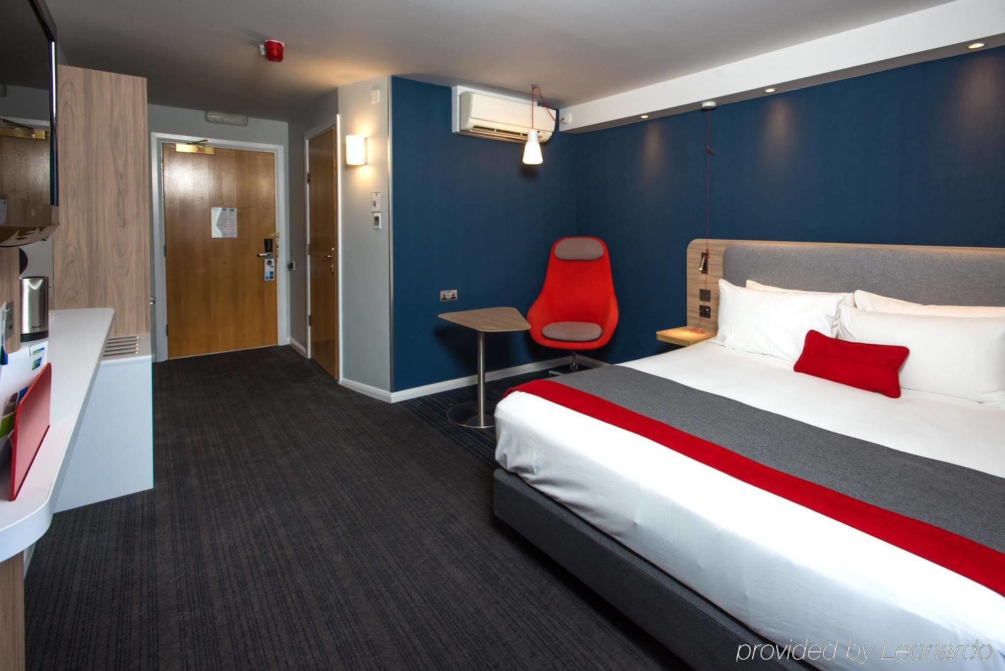 Holiday Inn Express London - Dartford By Ihg Esterno foto