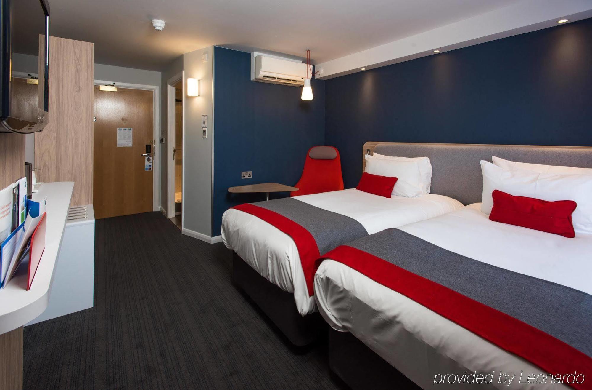 Holiday Inn Express London - Dartford By Ihg Esterno foto
