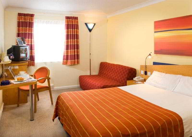 Holiday Inn Express London - Dartford By Ihg Esterno foto