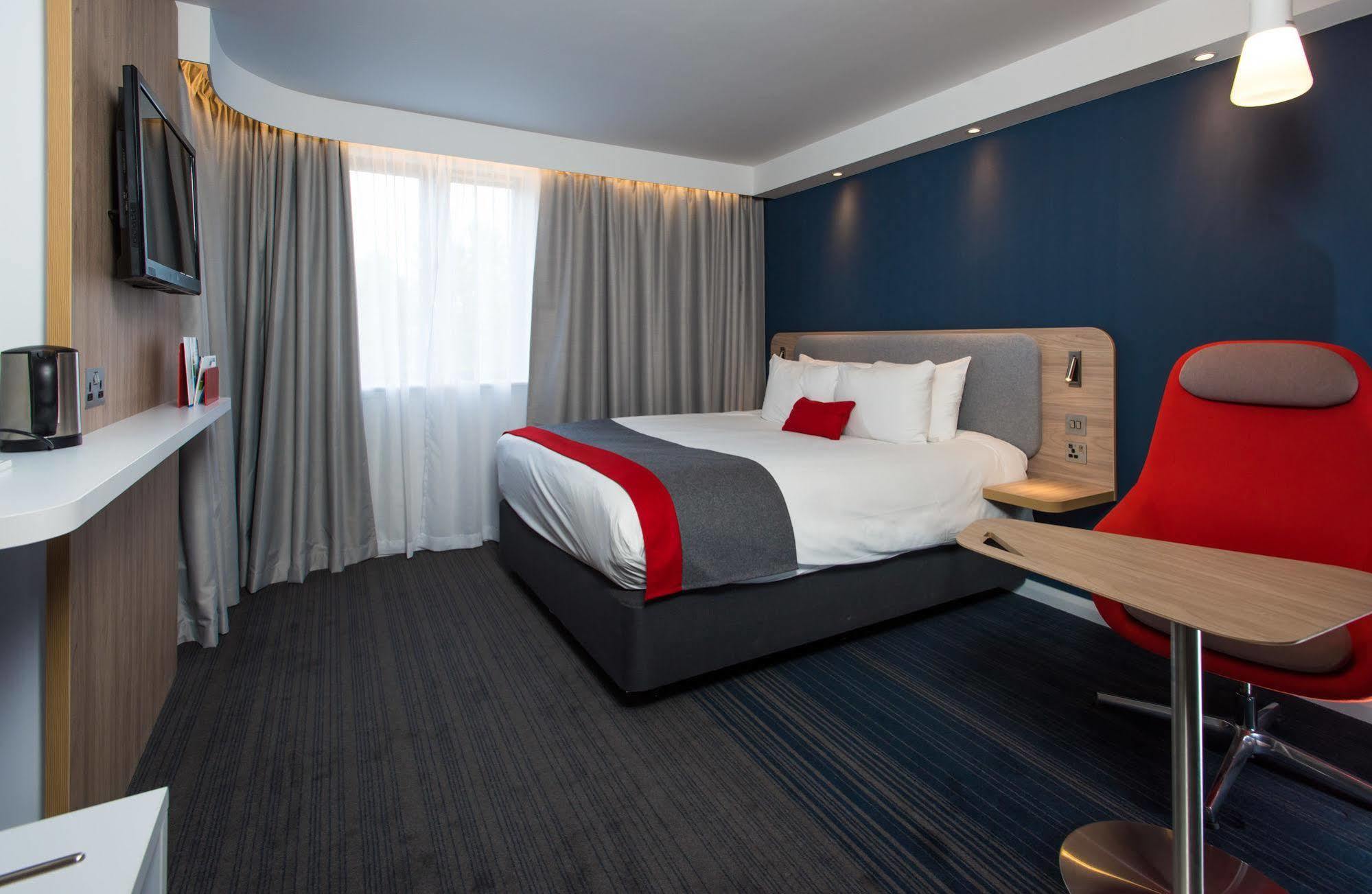 Holiday Inn Express London - Dartford By Ihg Esterno foto