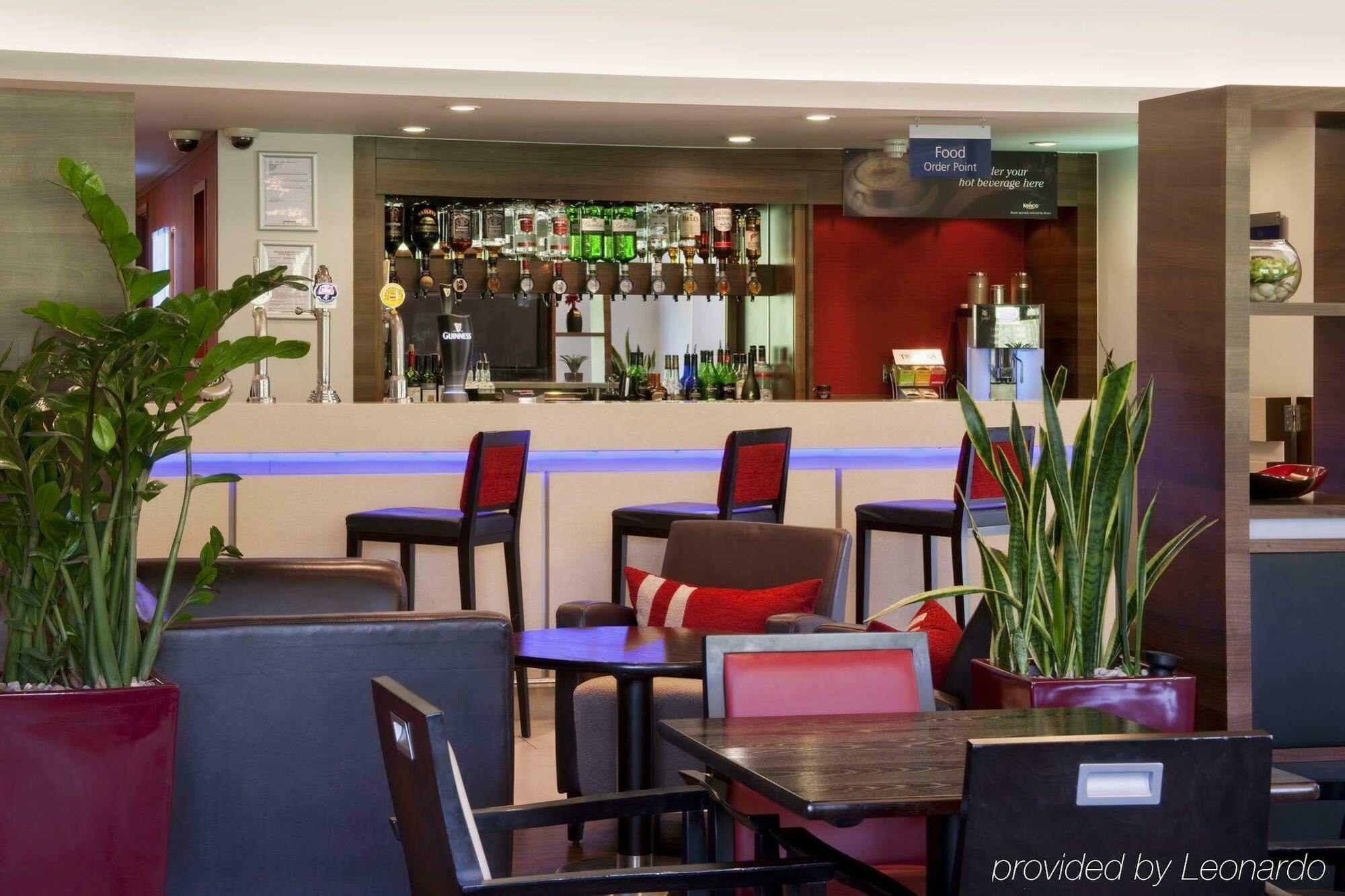 Holiday Inn Express London - Dartford By Ihg Esterno foto